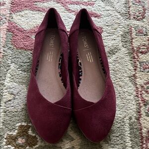 TOMS Women's Deep Red Suede Flats